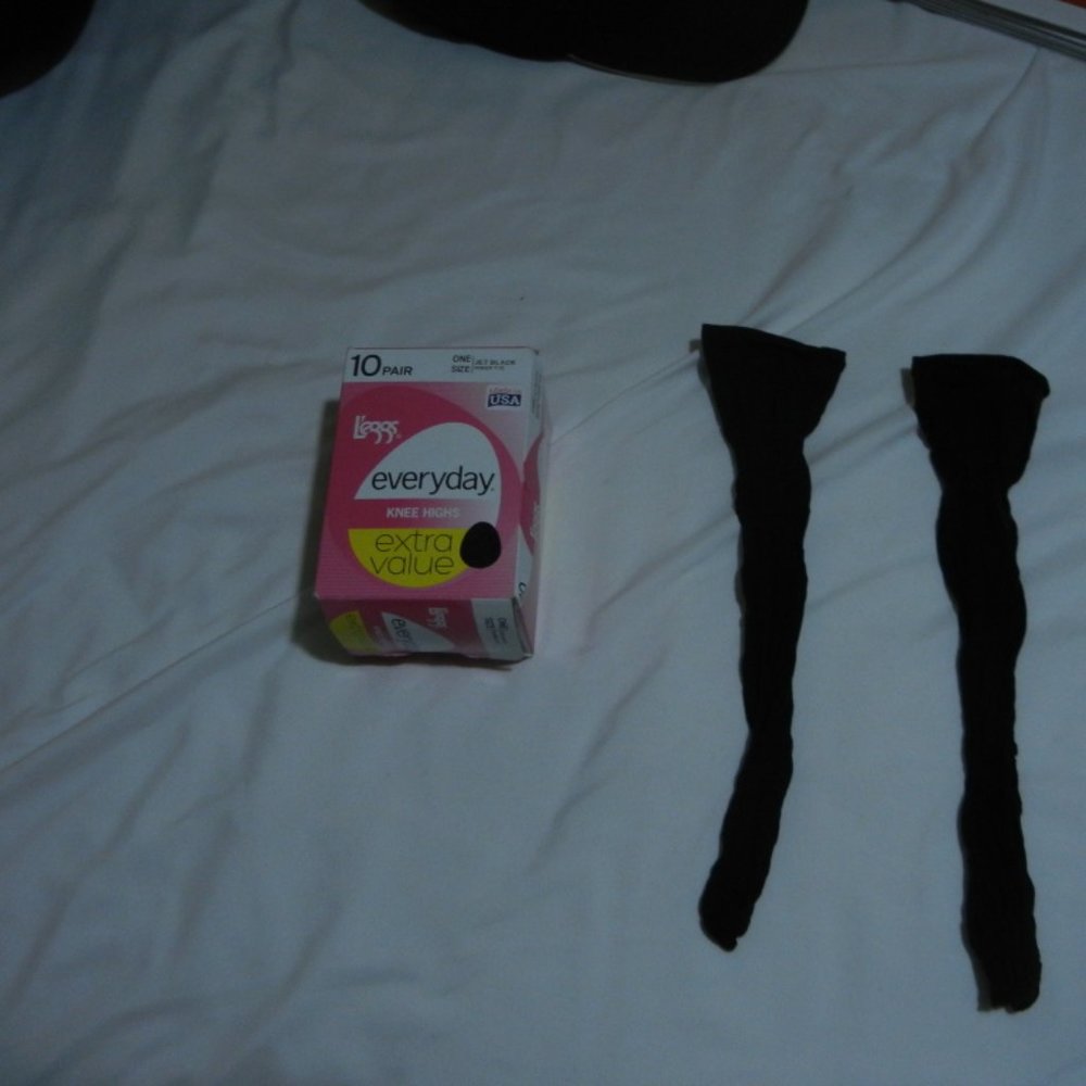 Women's sheer knee high socks